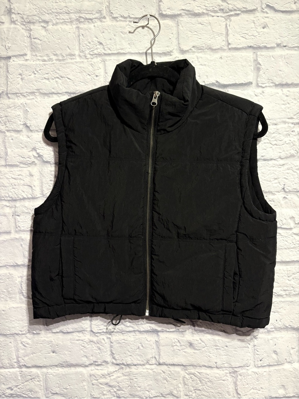 Thread & Supply Black Quilted Short Vest Small